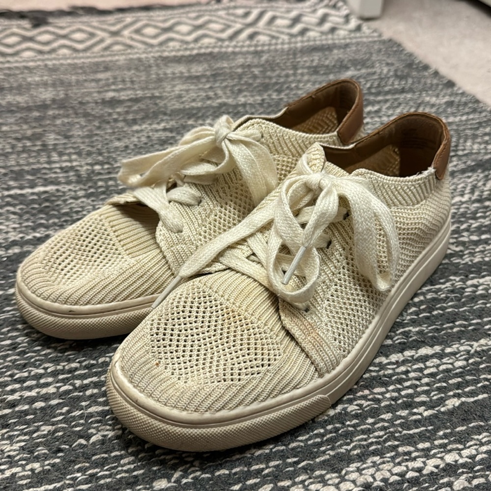 Lucky Brand Womans Mesh Sneakers